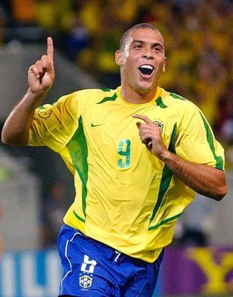 巴西足球十大巨星桑巴国度璨若星河难以取舍