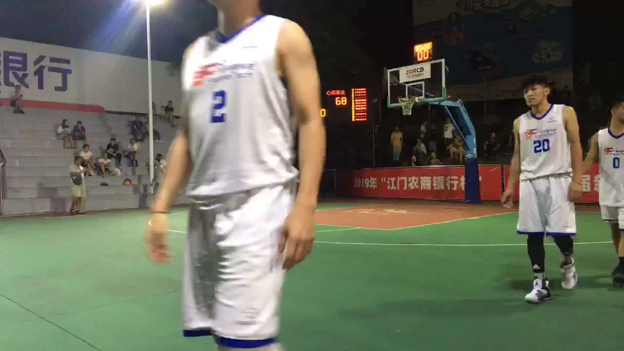 从选择性流出中国男蓝热身赛比赛录像看中国篮球整体的浮夸风气！