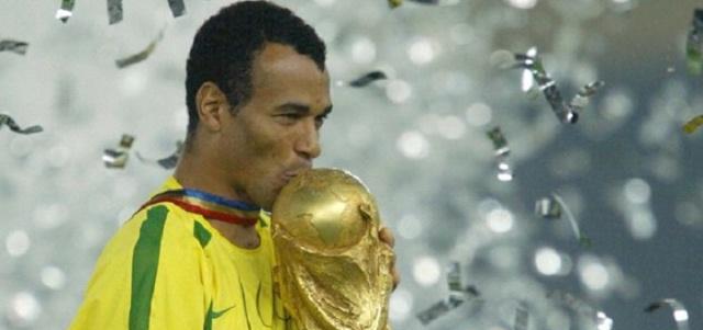 细数巴西足球历史6大殿堂级巨星贝利是永远无法超越的顶峰
